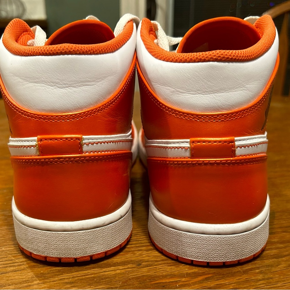 Jordan One Mids Orange and White Size 11.5 - Picture 2 of 6